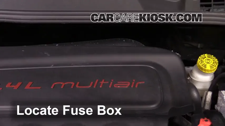2016 Fiat 500X Easy 2.4L 4 Cyl. Fuse (Engine) Replace